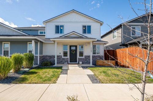 1153 Annalise St, Central Point, OR, 97502-3077 | Card Image