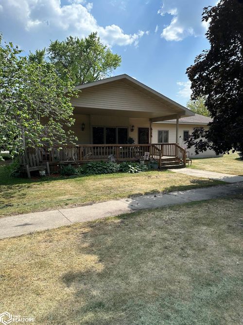 414 Ne 3rd St, Eagle Grove, IA, 50533-1416 | Card Image