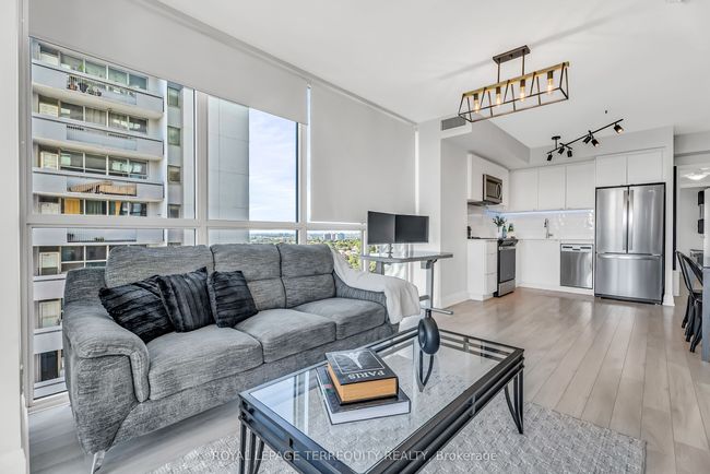 910 - 1461 Lawrence Ave W, Condo with 3 bedrooms, 3 bathrooms and null parking in Toronto ON | Image 5