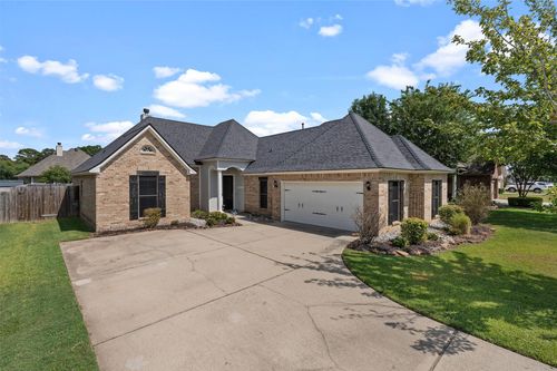 3911 Le Brooke Ln, Benton, LA, 71006-9726 | Card Image