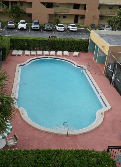 g214-140 Nw 87th Ave, Miami, FL, 33172-4559 | Card Image
