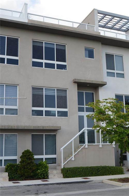 ln-10347 Nw 64th Ln, Doral, FL, 33178-4019 | Card Image