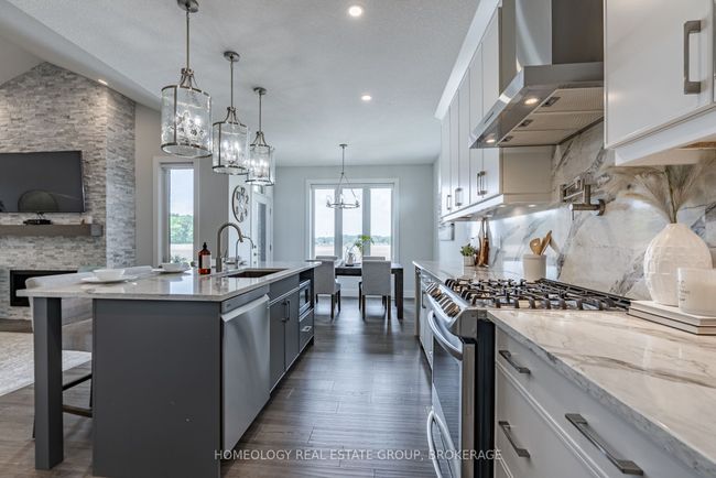 6572 Calvert Dr, House other with 5 bedrooms, 3 bathrooms and 4 parking in Strathroy ON | Image 11