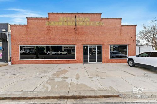 111 W Ridgeley St, Atmore, AL, 36502-1717 | Card Image