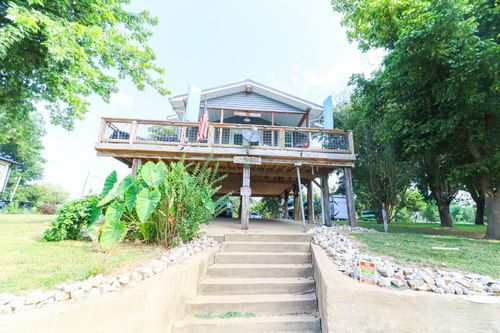 19 E Valley Dr, Hardy, AR, 72542-8832 | Card Image