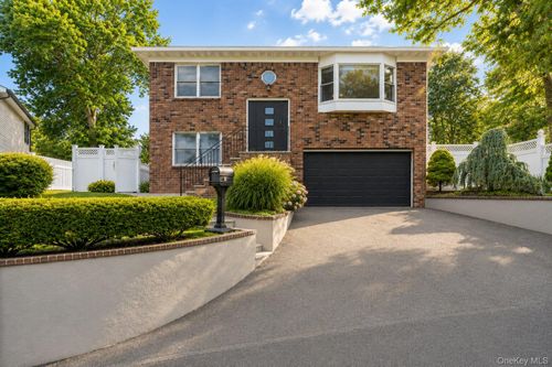 21 Beale Cir, Yonkers, NY, 10708-2108 | Card Image