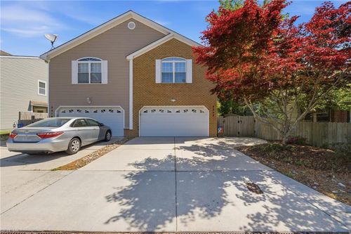 2208 E Berrie Cir, Virginia Beach, VA, 23455-1904 | Card Image