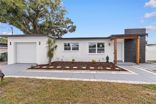 2917 W Clifton St, Tampa, FL, 33614-6003 | Card Image