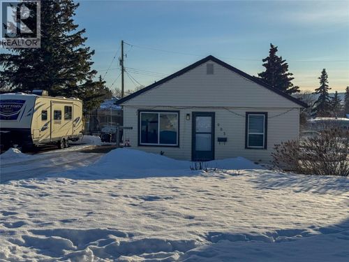 905 91 Ave, Dawson Creek, BC, V1G1A9 | Card Image