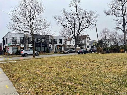 7719 E Lafayette St, Detroit, MI, 48214 | Card Image