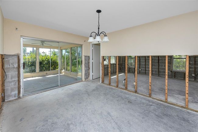 11465 7 Th St E, House other with 2 bedrooms, 2 bathrooms and null parking in Treasure Island FL | Image 14