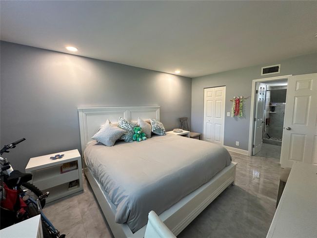 Master Bedroom | Image 25