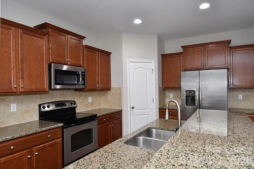 8204 Viewpoint Ln, Cornelius, NC, 28031-8246 | Card Image