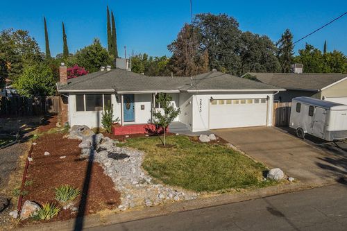 2845 Regal Ave, Redding, CA, 96002-1311 | Card Image