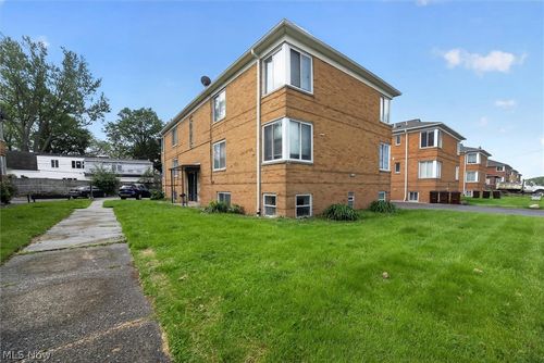 2-18963 Hilliard Blvd, Rocky River, OH, 44116-2948 | Card Image