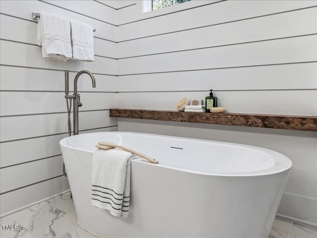 053-Primary Bathroom | Image 33