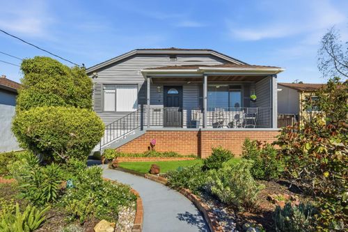 964 Sonoma St, Richmond, CA, 94805-1125 | Card Image