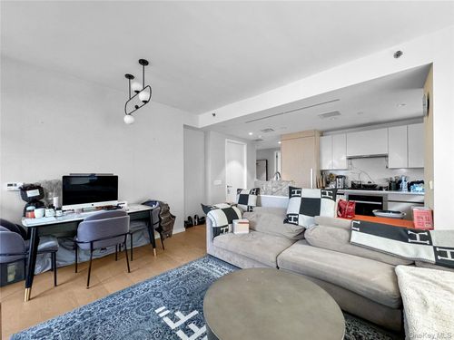 apt-5q-13327 39th Ave, Flushing, NY, 11354-4659 | Card Image