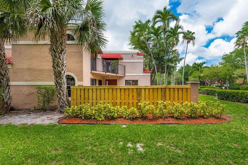 c-8050 Severn Dr, Boca Raton, FL, 33433-8571 | Card Image