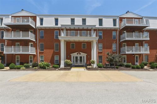 16-14443 Bantry Ln, Chesterfield, MO, 63017-8227 | Card Image