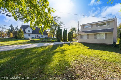 4281 Marcus Rd, Waterford Twp, MI, 48329-1427 | Card Image