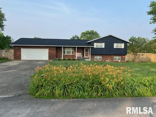 206 W Maryland St, Zeigler, IL, 62999-1181 | Card Image