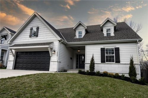 4620 W 70th St, Prairie Village, KS, 66208-2556 | Card Image