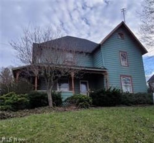 323 W Liberty St, Hubbard, OH, 44425-1741 | Card Image