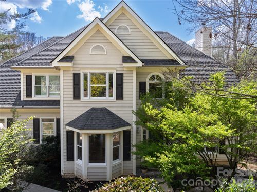 39 Eastmoor Dr, Asheville, NC, 28805-9211 | Card Image
