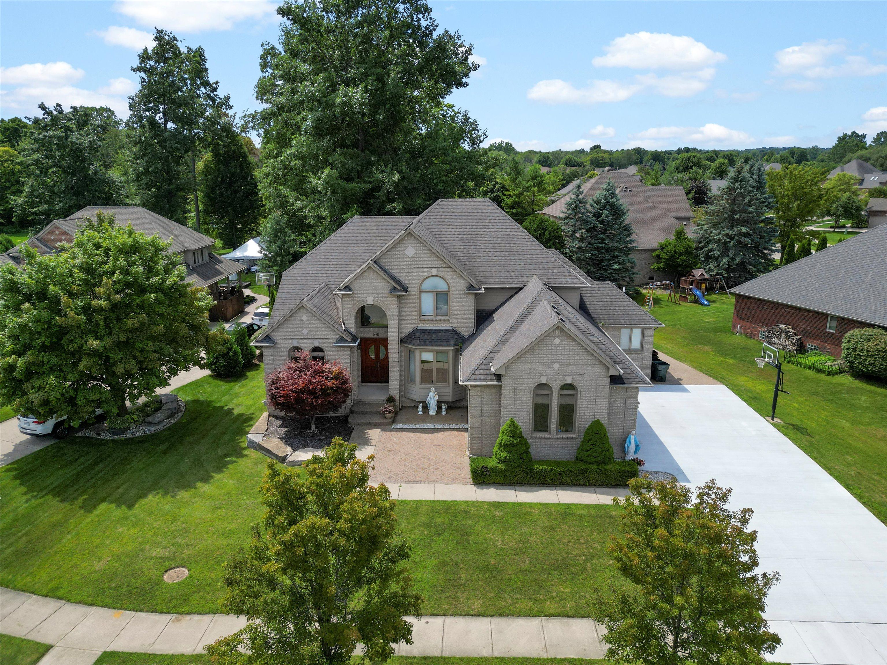 Red Cedar Ct, Shelby Township, MI 48316