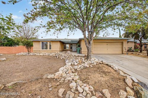 9810 E Stonehaven Way, Tucson, AZ, 85747-5108 | Card Image