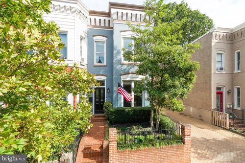 819 11th St Ne, WASHINGTON, DC, 20002-3739 | Card Image