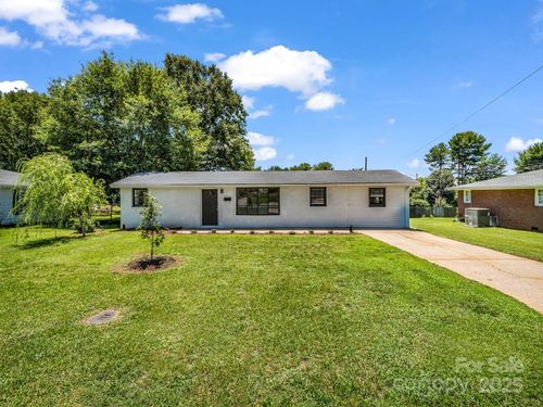 179 Sedgefield Dr, Forest City, NC, 28043-3932 | Card Image