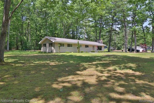 10475 W Higgins Lake Dr, Roscommon, MI, 48653-9516 | Card Image