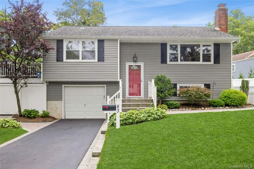 43 Ripley Dr, Northport, NY, 11768-3053 | Card Image