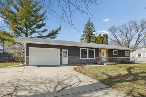 460 Selby Ave, Owatonna, MN, 55060-2857 | Card Image