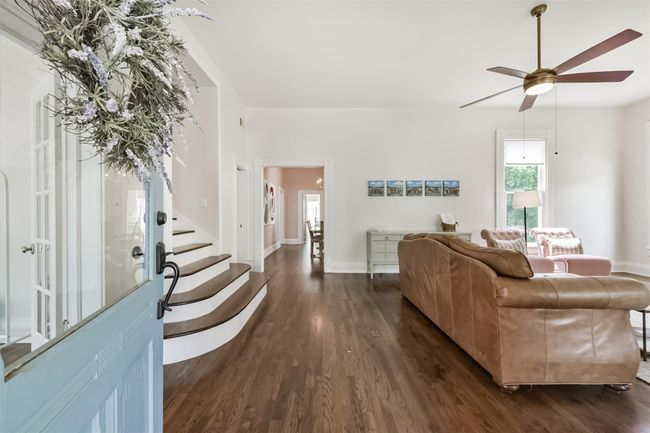 612 S Day St, House other with 4 bedrooms, 3 bathrooms and 1 parking in Brenham TX | Image 9