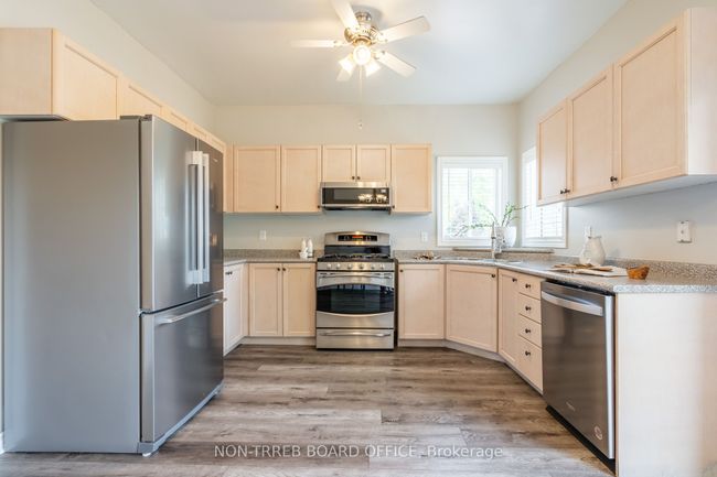 38 Pentland Rd, House other with 3 bedrooms, 3 bathrooms and 2 parking in Waterdown ON | Image 13