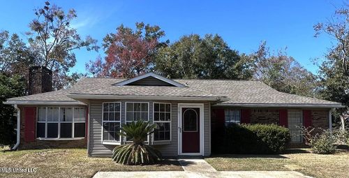 19 Stratford Pl, Gulfport, MS, 39503-4040 | Card Image
