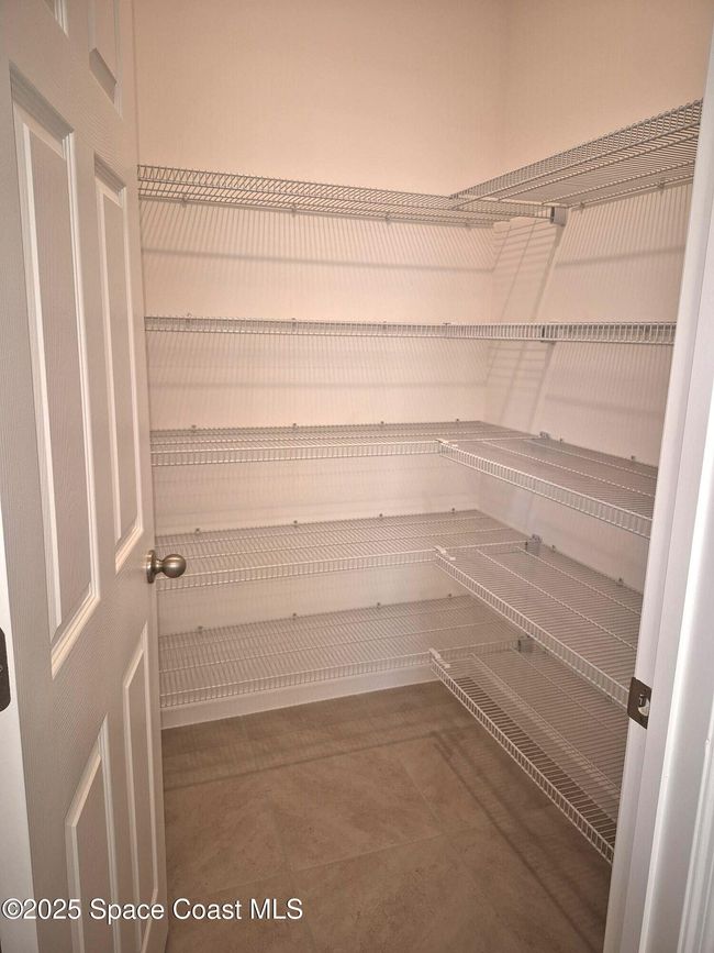 huge pantry | Image 10