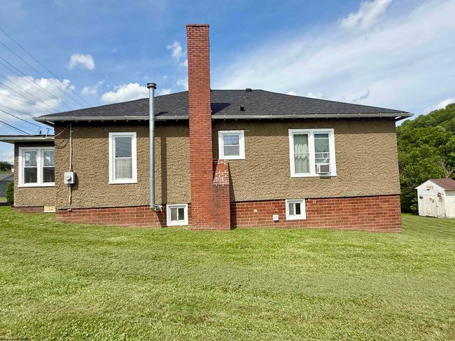 1115 Limestone Rd, House other with 2 bedrooms, 1 bathrooms and null parking in Clarksburg WV | Image 4