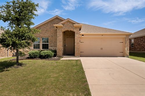 905 English Dr, Aubrey, TX, 76227-2701 | Card Image