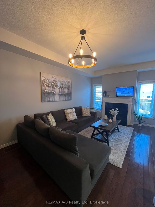 19 - 19 Valleyside Lane, Condo with 3 bedrooms, 3 bathrooms and 1 parking in Dundas ON | Image 6