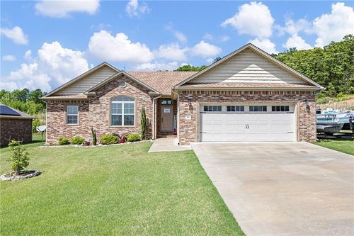 325 Crestwood Ln, Russellville, AR, 72802-5012 | Card Image