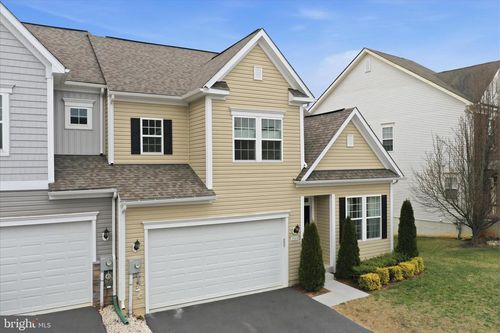 208 Darden Ct W, MARTINSBURG, WV, 25403-4009 | Card Image