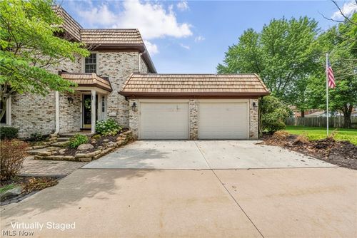 202-1179 Harwich Ct, Rocky River, OH, 44116-2110 | Card Image