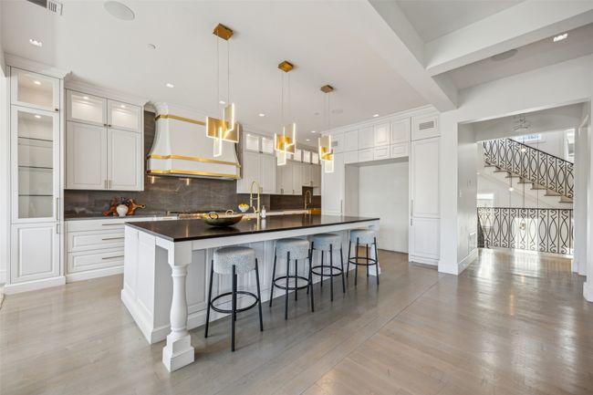 2210 Boll St, House other with 3 bedrooms, 5 bathrooms and null parking in Dallas TX | Image 17