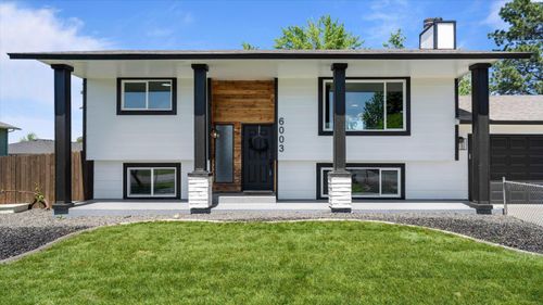 6003 W Okanogan Loop, Kennewick, WA, 99336 | Card Image