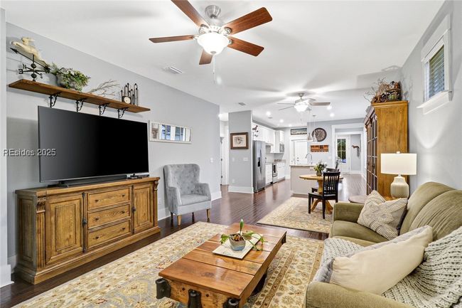 Living Room | Image 18