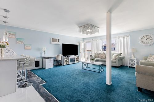 102 E 1st St, Freeport, NY, 11520-5735 | Card Image